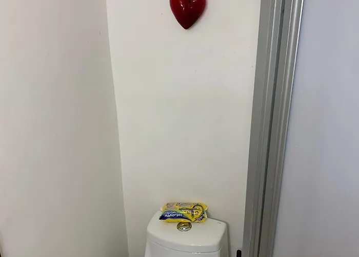 Hermosa Habitación Y Baño Privado Servicio De Comidas Y A 10 Cuadras De Reforma A La Altura Del Angel * Cidade do México