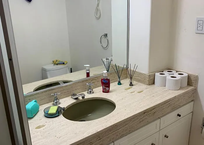 Hermosa Habitación Y Baño Privado Servicio De Comidas Y A 10 Cuadras De Reforma A La Altura Del Angel