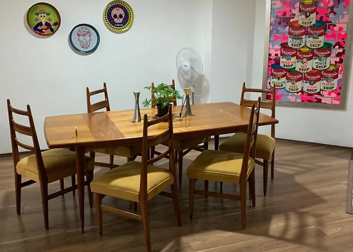 Acomodação com café da manhã  Hermosa Habitación Y Baño Privado Servicio De Comidas Y A 10 Cuadras De Reforma A La Altura Del Angel